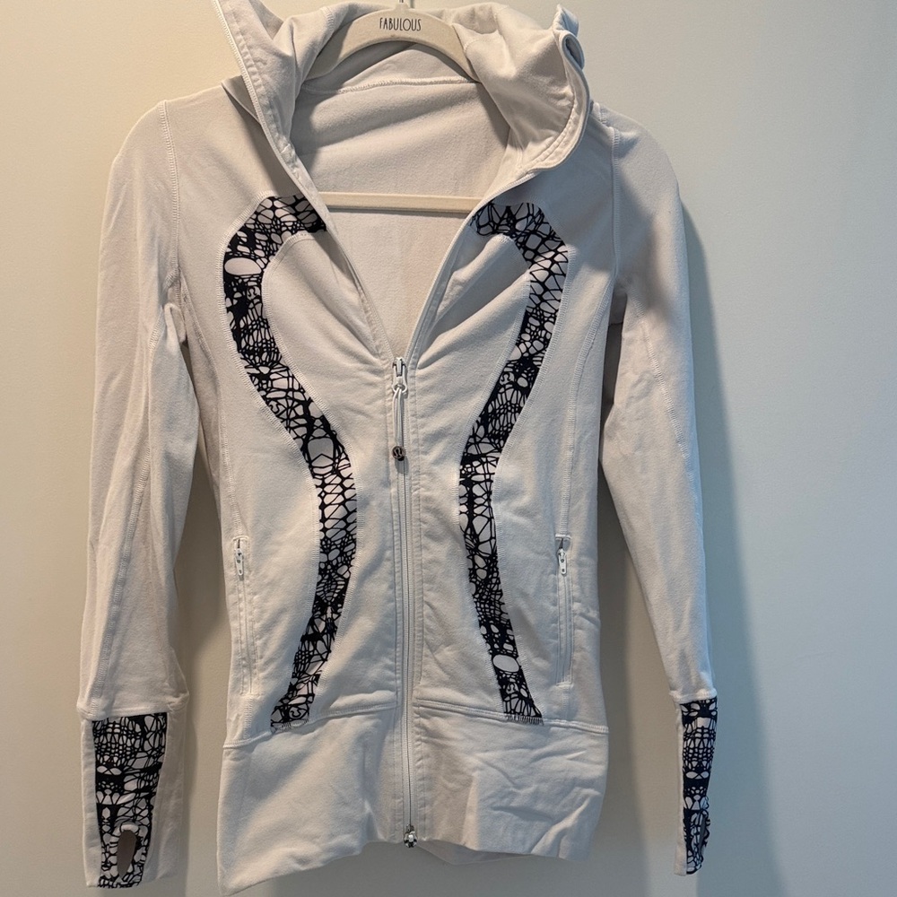 Lululemon White and Black Lace Jacket - Picture 4 of 8